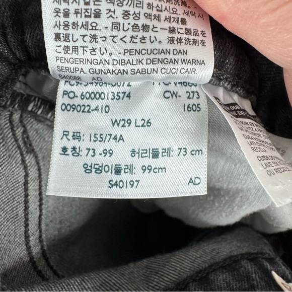 Levi’s Premium Black Wedgie Straight Button Fly Jeans Size 29 - Picture 9 of 9